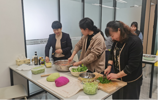 “情暖冬至，餃香四溢”——中智西安公司工會(huì)組織冬至包餃子活動(dòng)209